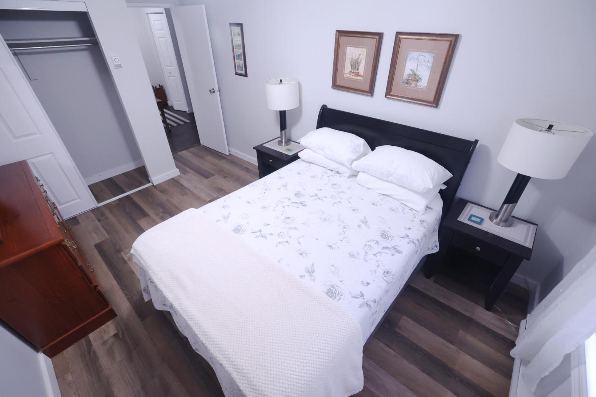 Appartamento Paris Plaza Elliot Lake Esterno foto