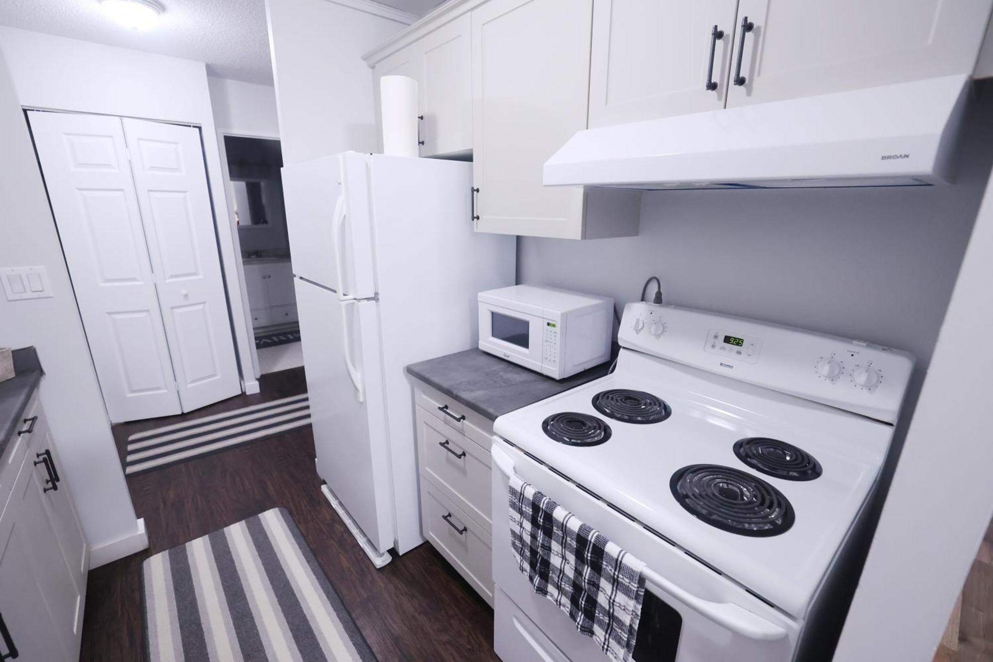 Appartamento Paris Plaza Elliot Lake Esterno foto
